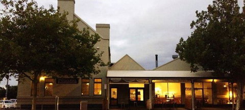 Reunion Cafe Bar Restaurant - Adwords Guide 4