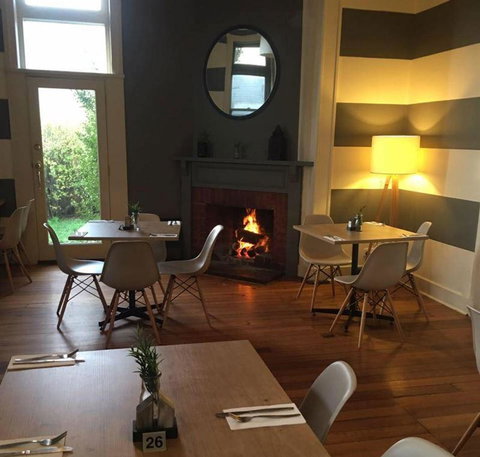 Reunion Cafe Bar Restaurant - Adwords Guide 8