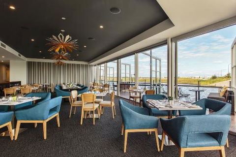 Wildflower Restaurant And Bar At Best Western Plus Lake Kawana - Adwords Guide 0