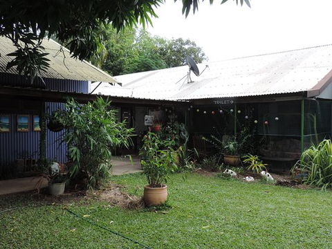 The Last Tucker Coffee Shop And Art Gallery And Bed & Breakfast - Adwords Guide 0