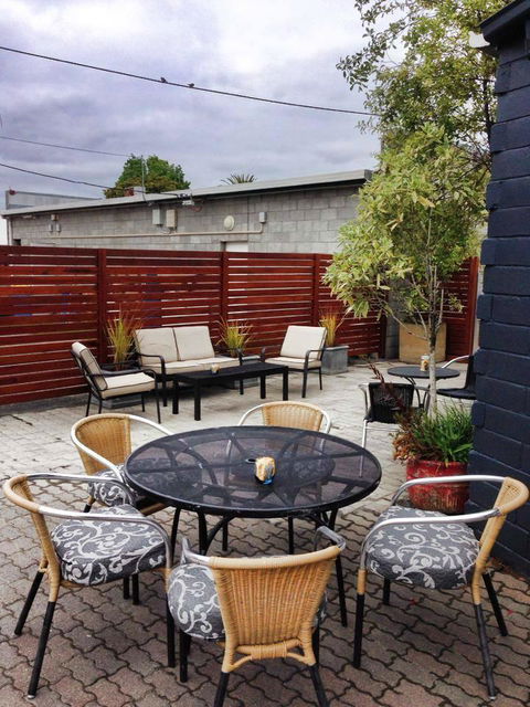 The Lifebuoy Cafe & Quail Street Emporium - Adwords Guide 4