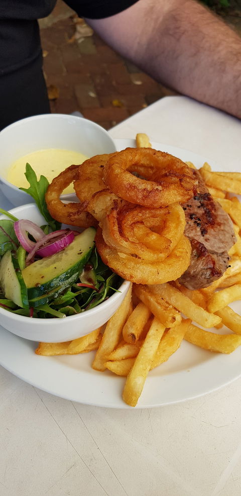 Mundaring Weir Hotel Restaurant - Adwords Guide 5