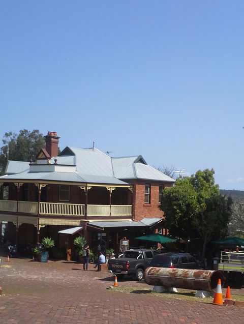 Mundaring Weir Hotel Restaurant - Adwords Guide 6