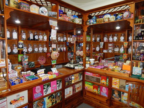 Sticky Fingers Candy Store - Adwords Guide 0