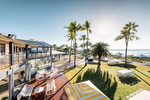 The Bay Club - Adwords Guide 0