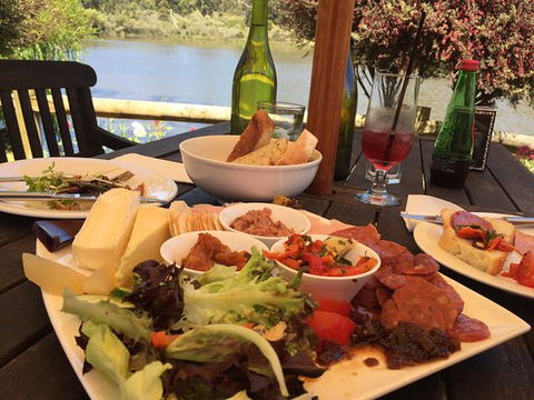 The Lake House Restaurant - Adwords Guide 0