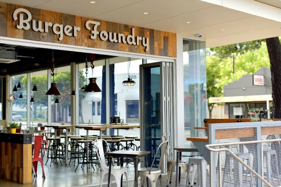 Burger Foundry St Morris