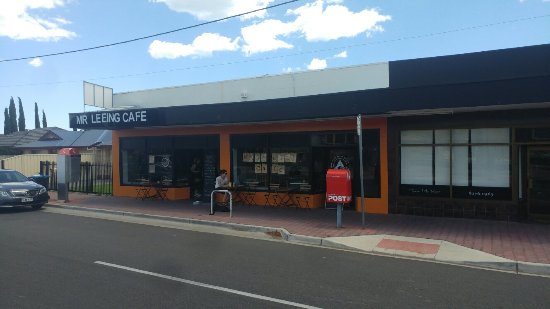 Mr Leeing's Cafe Ascot Park