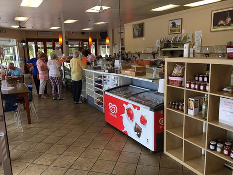 The Boulevard Cafe On The Lake - Adwords Guide 0