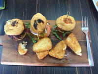 The Golden Fleece Hotel