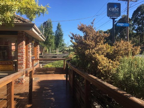 Golden Point Cafe - Adwords Guide 0