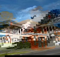 Pakenham Hotel - Adwords Guide