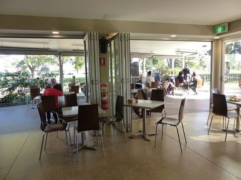Sal's By The Lake - Adwords Guide 0