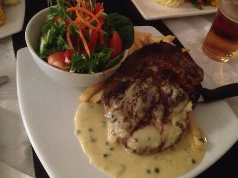 Bowning Hotel Dining Room - Adwords Guide 0
