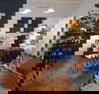 Jayes Gallery and Cafe - Adwords Guide