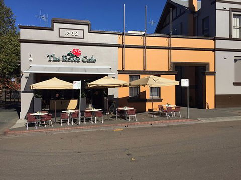 The Roses Cafe - Adwords Guide 0