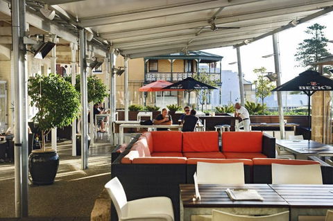 Tradewinds Hotel - Bar And Bistro - Adwords Guide 0