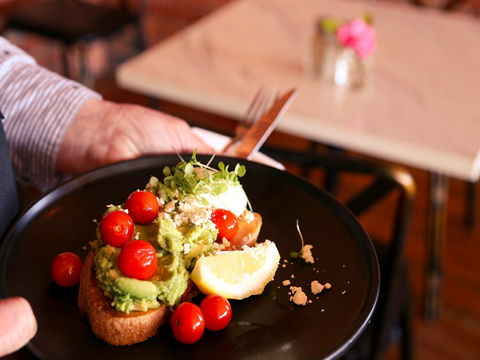 Salingers Cafe - Adwords Guide 1