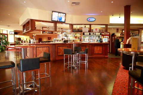 Vegas Bar & Bistro - Adwords Guide 0