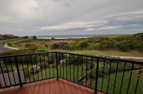 Beachfront Apartments - Adwords Guide 0