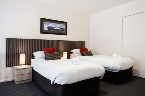 Lantern Apartments - Adwords Guide 16