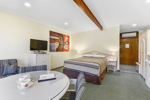 William Macintosh Motor Lodge - Adwords Guide 25