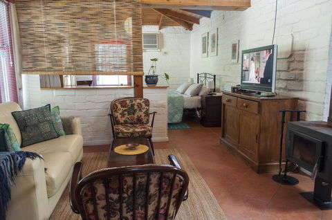 Trevalia Accommodation - Adwords Guide 1