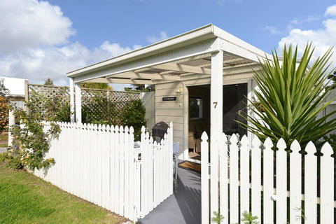 Wintergarden Beach Cabin - Adwords Guide 0