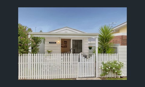 Wintergarden Beach Cabin - Adwords Guide 3