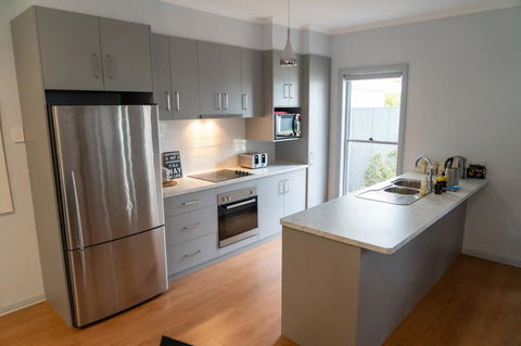 Gawler Townhouse 3 Bedroom - Adwords Guide 3