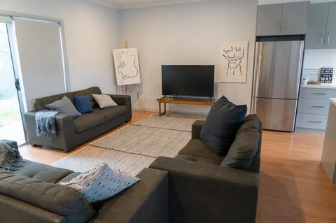 Gawler Townhouse 3 Bedroom - Adwords Guide 16