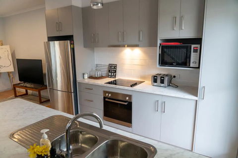 Gawler Townhouse 3 Bedroom - Adwords Guide 2