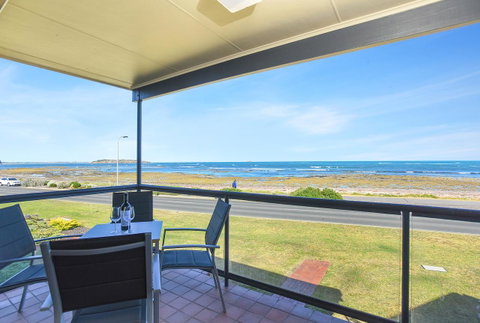 Franklin Beachfront Apartments - Adwords Guide 10