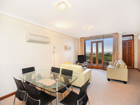 Franklin Beachfront Apartments - Adwords Guide 4