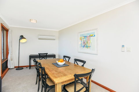 Franklin Beachfront Apartments - Adwords Guide 7