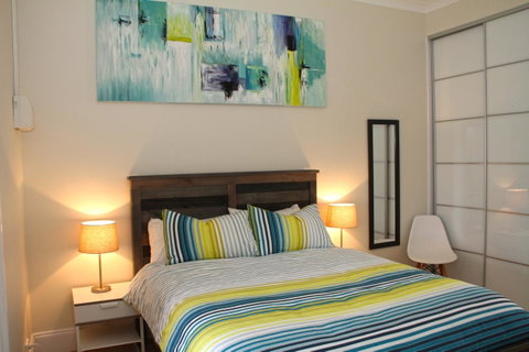 Smugglers Inn Studio Apartments - Adwords Guide 12