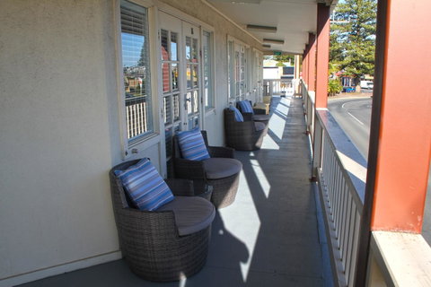 Smugglers Inn Studio Apartments - Adwords Guide 1