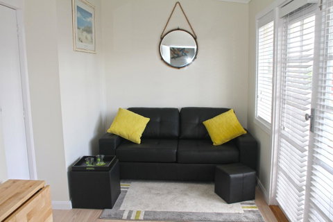 Smugglers Inn Studio Apartments - Adwords Guide 11
