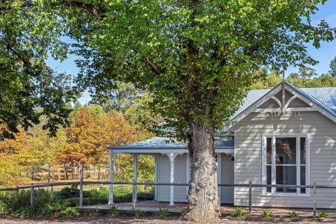 Grandview Homes Accommodation - The Adelaide - Adwords Guide 1