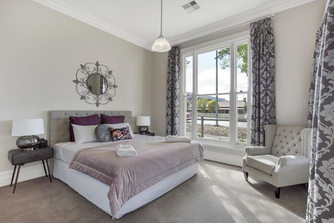 Grandview Homes Accommodation - The Adelaide - Adwords Guide 9