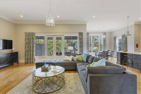 Grandview Homes Accommodation - The Adelaide - Adwords Guide 4