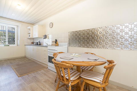 Stoneleigh Cottage Bed And Breakfast - Adwords Guide 6