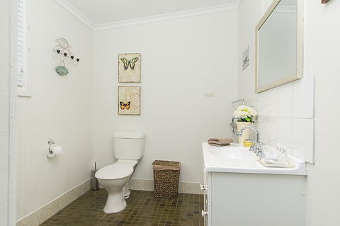 Stoneleigh Cottage Bed And Breakfast - Adwords Guide 10