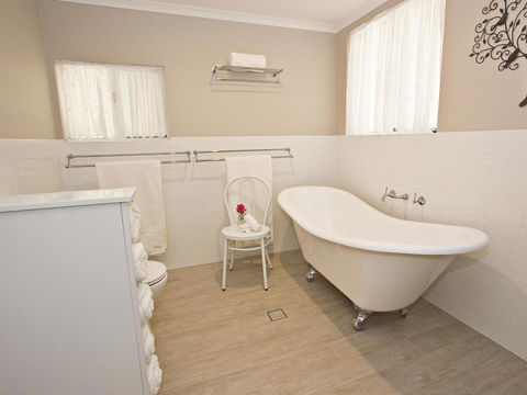 Queen's Cottage Barossa Valley - Adwords Guide 17