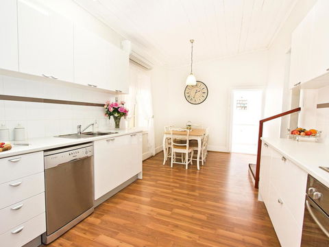 Queen's Cottage Barossa Valley - Adwords Guide 4