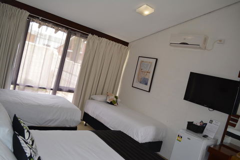 The Apple Inn - Adwords Guide 18