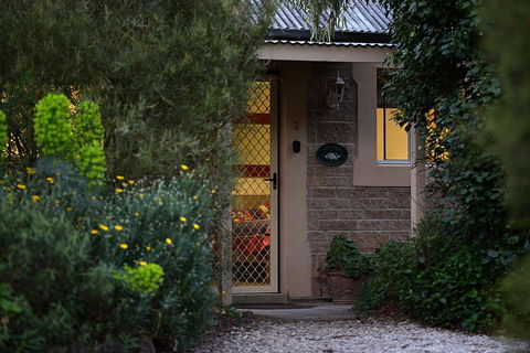 Riesling Trail & Clare Valley Cottages - Adwords Guide 1