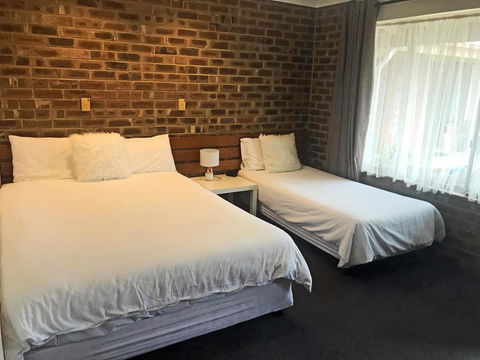 Lake Albert Motel - Adwords Guide 26