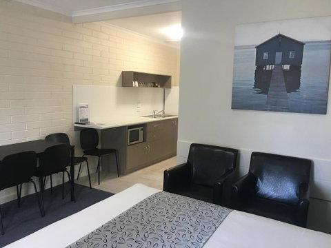 Victor Harbor City Inn - Adwords Guide 12