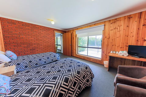 Country Roads Motor Inn Naracoorte - Adwords Guide 15